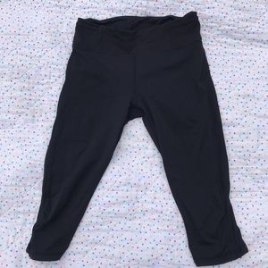 LuluLemon black crop pants